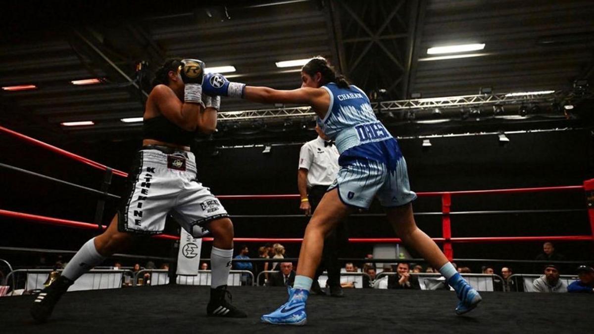 Breaking Barriers: Local Sikh Boxer Inspires Young Girls in East Yorkshire