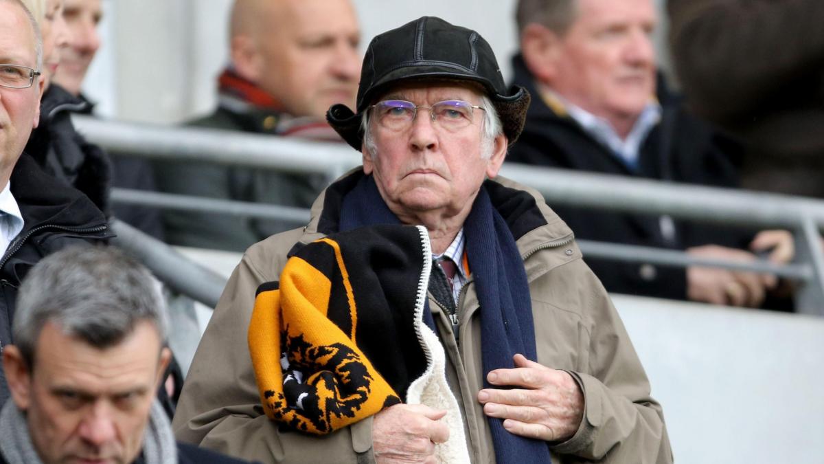 Sir Tom Courtenay Urges Hull City to Shine in Championship Play-Off Final